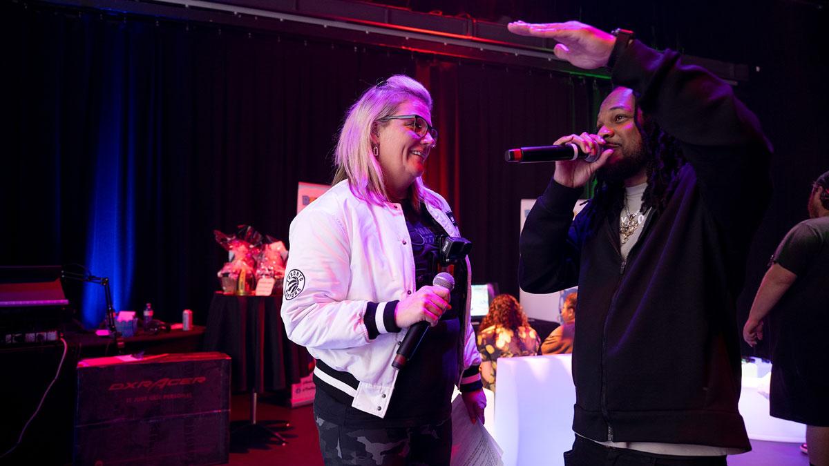 INFINITE and Louise, the hosts of Game On